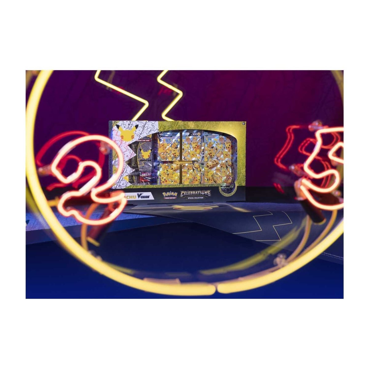 Pokémon TCG: Celebrations Special Collection—Pikachu V-UNION